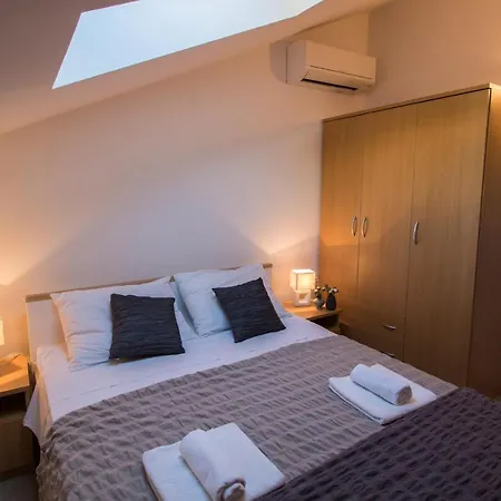 Apartments Villa Carica B&B Apartman *