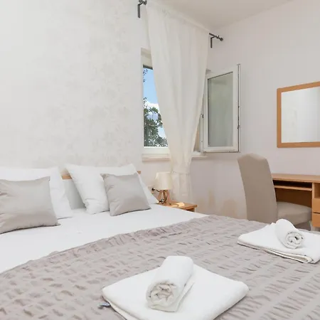 Carica Apartman