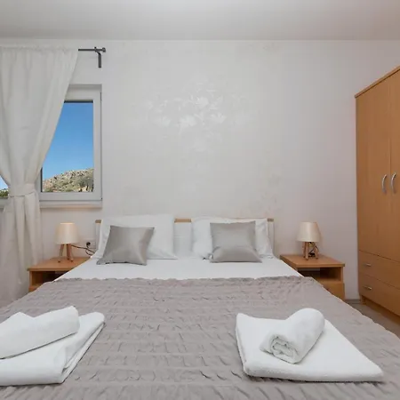 Carica Apartman