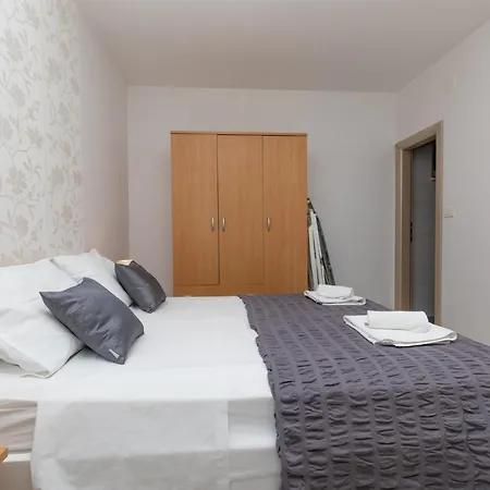 Apartments Villa Carica B&B Apartman Mimice
