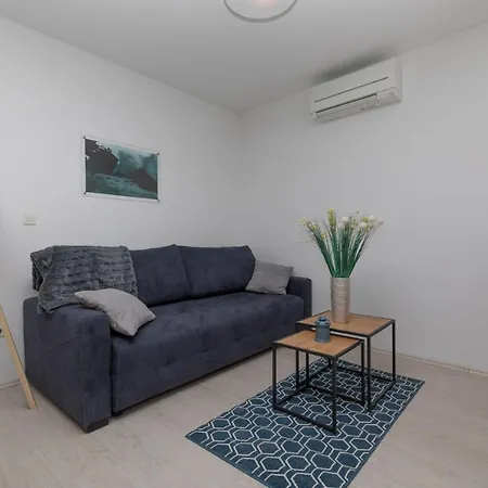 Apartments Villa Carica B&B