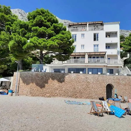 Apartman Carica *