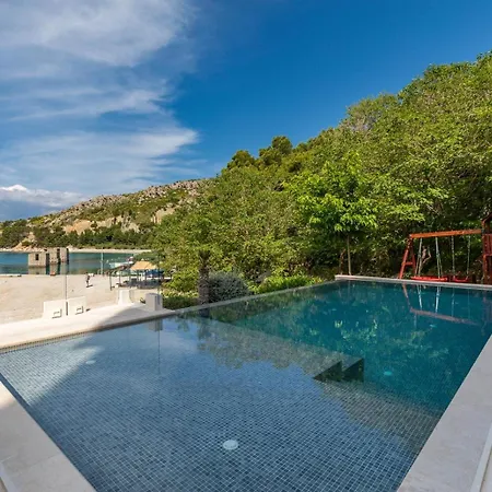 Apartments Villa Carica B&B