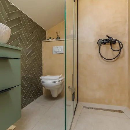 Apartman Carica *