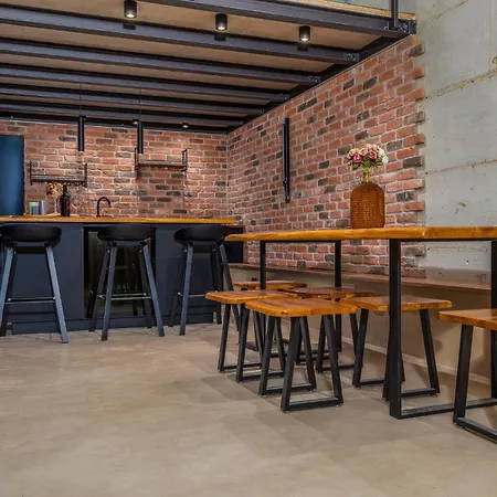 Carica Appartement Mimice