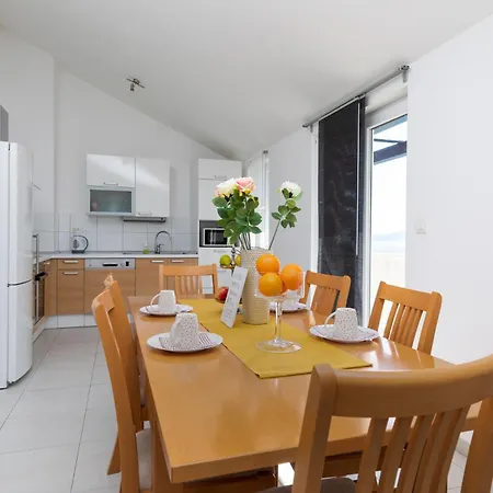 Carica Apartman