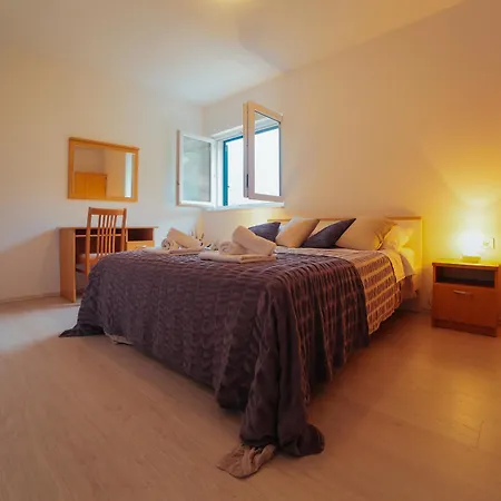 Apartments Villa Carica B&B Apartman *
