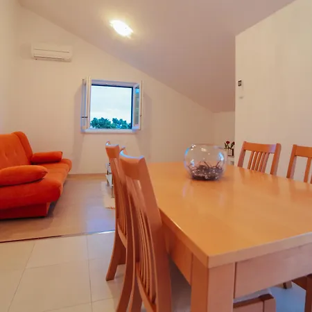 Apartments Villa Carica B&B Apartman